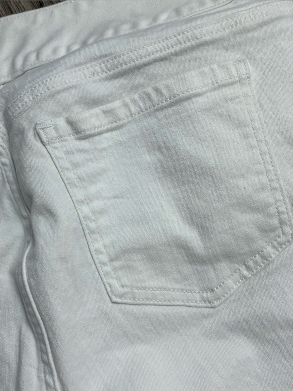 🤍 Torrid Denim Jegging Crop Distressed White Jeans Size 20 - Picture 3 of 12